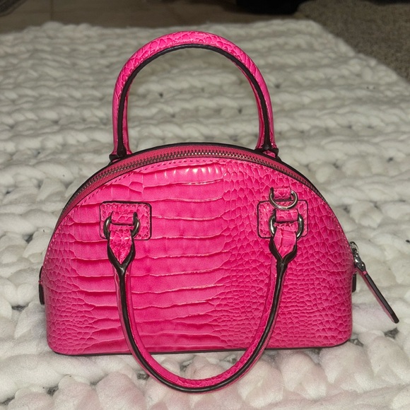 Sold - Picture 4 of 8